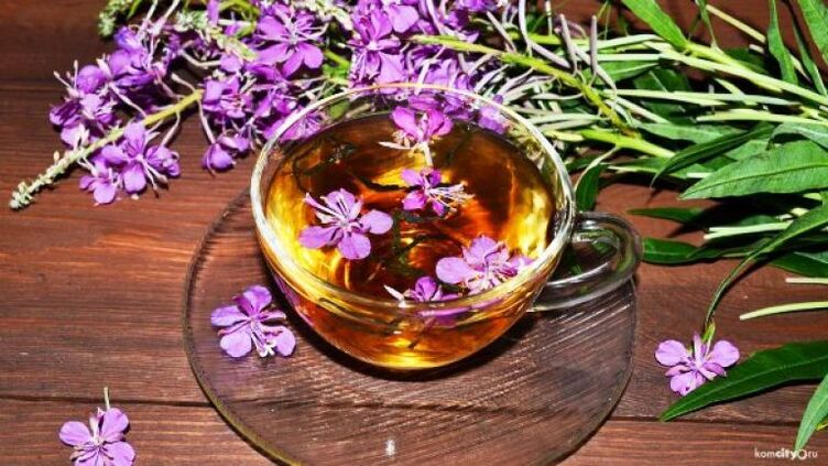 Une décoction de feuilles et de fleurs de mauvaises herbes pour traiter les maladies masculines